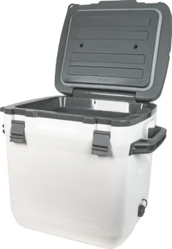 Koelbox Stanley The Cold For Days Outdoor Cooler Polar 28,3L -Buitenkampeer Winkel 2 Large JPG Adventure20Cold20For20Days20Outdoor20Cooler2030QT20Polar 3