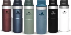Thermosbeker Stanley The Trigger Action Travel Mug Hammertone Lake 0,35L 9 Thermosbeker Stanley The Trigger Action Travel Mug Hammertone Lake 0,35L -Buitenkampeer Winkel 4 1200x598 1