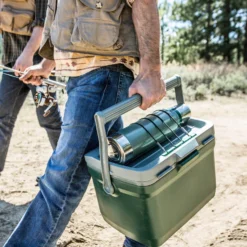 Koelbox Stanley The Easy Carry Outdoor Green 15,1L 17 Koelbox Stanley The Easy Carry Outdoor Green 15,1L -Buitenkampeer Winkel 7 6939236370295 1